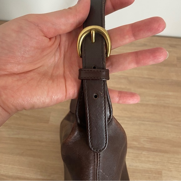 Vintage Brown Leather Gold Hardware Zippered Coach Hand Bag Shoulder Bag Purse - Picture 9 of 14